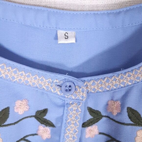 Women's Floral Embroidered Tunic Top Size Small Pleated CottageCore Blue - Picture 12 of 16